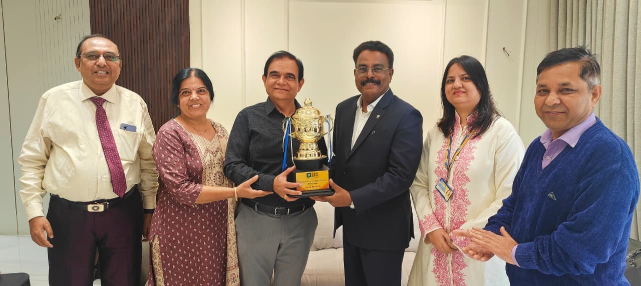 LIC leadership at Home